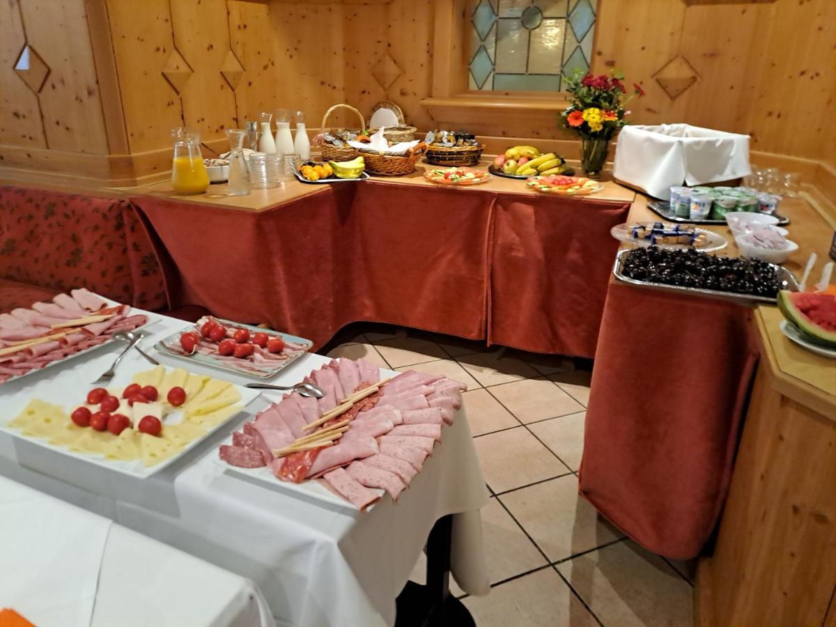 Hotel Ristorante Da Franco Seefeld  Buitenkant foto